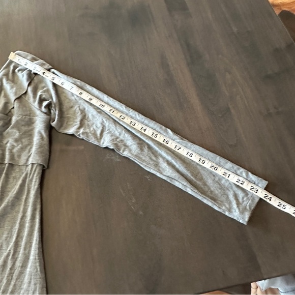 NWT Express Gray Off the Shoulder Long Sleeve Tee Shirt M - Picture 9 of 9